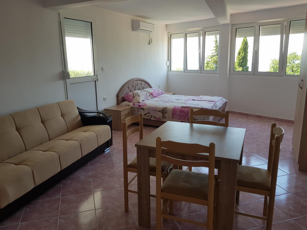 Guest House Dragomir Sutomore Extérieur photo